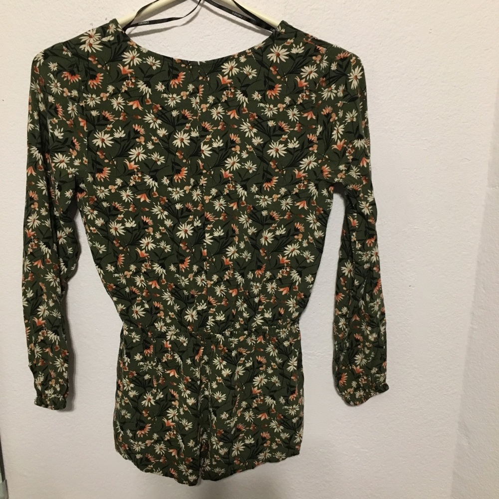 Forever 21 Small floral bodysuit
